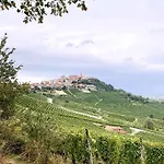Agricola Domus * بارولو